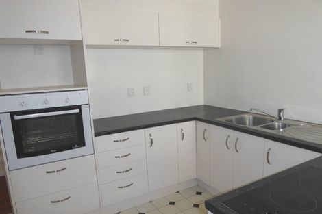 Photo of property in Rehutai Flats, 2/268 Oriental Parade, Oriental Bay, Wellington, 6011