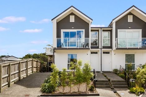 Photo of property in 47 Cleat Street, Whitby, Porirua, 5024