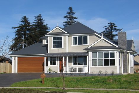 Photo of property in 16 Thistlewood Avenue, Hamilton East, Hamilton, 3216