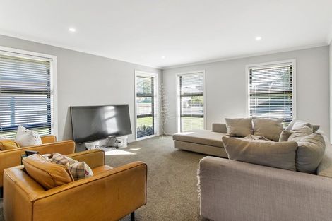 Photo of property in 16 Eric Batchelor Place, Waimate, 7924