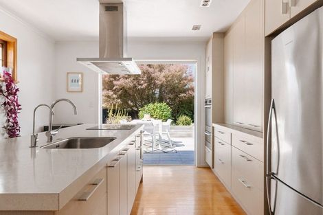 Photo of property in 10 Short Street, Otumoetai, Tauranga, 3110