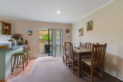 Photo of property in 9 Heaphy Place, Pukehangi, Rotorua, 3015