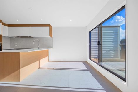 Photo of property in 15 Korokio Lane, Henderson, Auckland, 0612