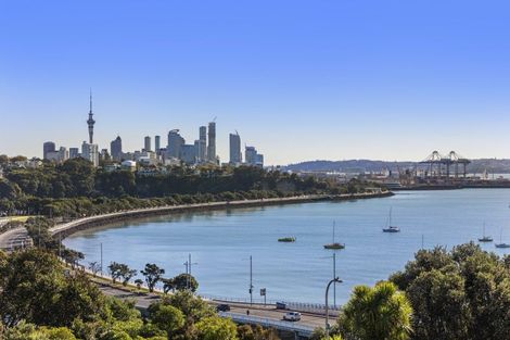 Photo of property in 92 Paritai Drive, Orakei, Auckland, 1071