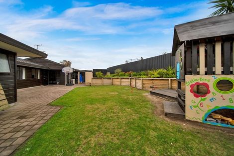 Photo of property in 6 Ashmore Drive, Frankleigh Park, New Plymouth, 4310