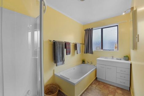 Photo of property in 35 Waddington Drive, Naenae, Lower Hutt, 5011