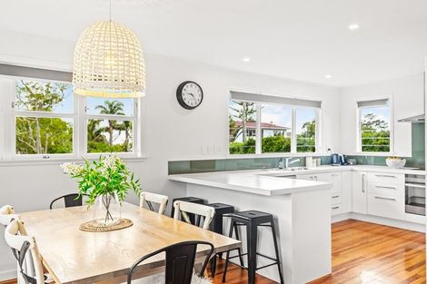 Photo of property in 1 Allington Road, Massey, Auckland, 0614