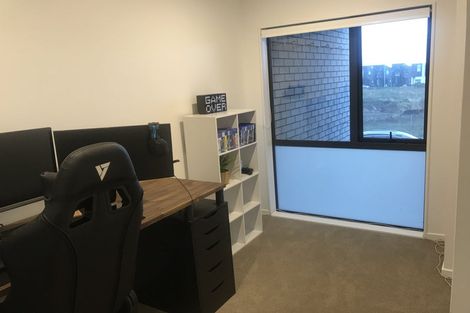 Photo of property in 33 Peihana Road, Hobsonville, Auckland, 0616