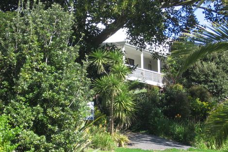 Photo of property in 11 Rewa Place, Russell, 0202