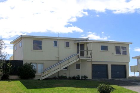 Photo of property in 277 Seaforth Road, Waihi Beach, 3611