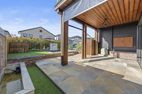 Photo of property in 16 Lime Hill Rise, Flat Bush, Auckland, 2019