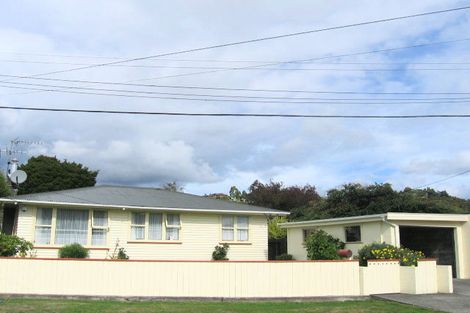 Photo of property in 4 Benge Crescent, Clouston Park, Upper Hutt, 5018