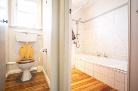 Photo of property in 2a Montrose Place, Takaro, Palmerston North, 4412