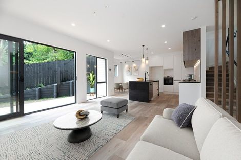 Photo of property in 11d Dianthus Place, Browns Bay, Auckland, 0630