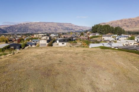 Photo of property in 10 Mataraki Place, Wanaka, 9305