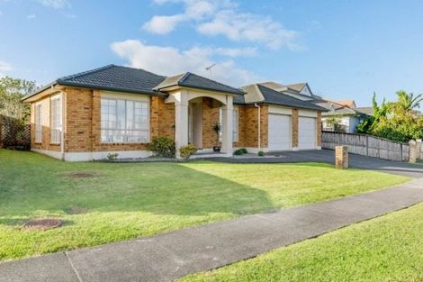 Photo of property in 32 Hugh Green Drive, Pinehill, Auckland, 0632