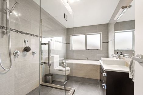 Photo of property in 514a Glenfield Road, Bayview, Auckland, 0629