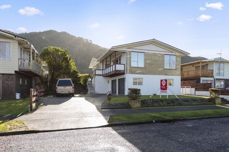 Photo of property in 176 California Drive, Totara Park, Upper Hutt, 5018