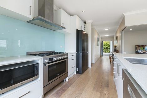 Photo of property in 31 Discovery Drive, Gulf Harbour, Whangaparaoa, 0930