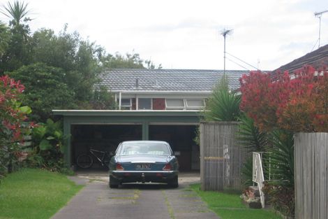 Photo of property in 2/20 Margaret Place, Milford, Auckland, 0620