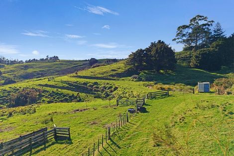 Photo of property in 63 Porter Road, Paparoa, 0571