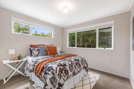 Photo of property in 1/56 Collins Avenue, Tawa, Wellington, 5028