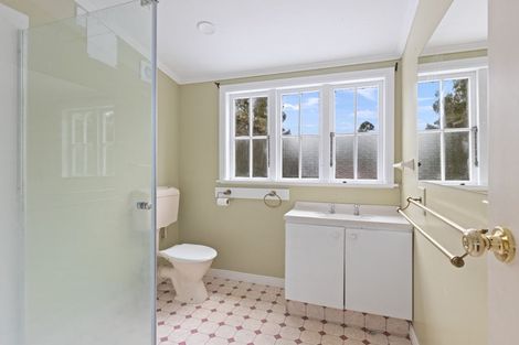 Photo of property in 2/292 Glenfield Road, Glenfield, Auckland, 0629