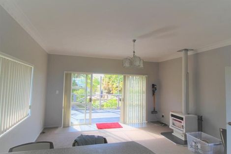 Photo of property in 17 Soling Place, West Harbour, Auckland, 0618