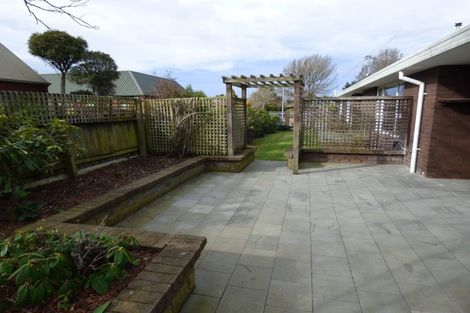 Photo of property in 16 Cricklewood Place, Avonhead, Christchurch, 8042