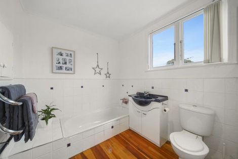 Photo of property in 1/9 Luplau Crescent, Cockle Bay, Auckland, 2014
