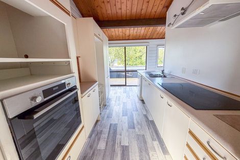 Photo of property in 8 Ngahere Views, Orewa, 0931