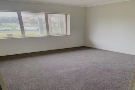 Photo of property in 16 Speyside Crescent, Flat Bush, Auckland, 2016