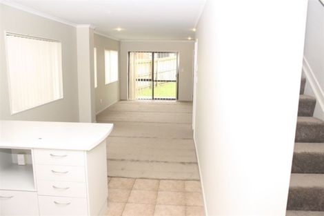 Photo of property in 73 Naylors Drive, Mangere, Auckland, 2022