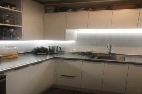 Photo of property in 2 Te Ara Karoiroa Road, Hurford, New Plymouth, 4374