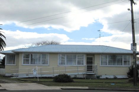 Photo of property in 14 Mountbatten Place, Papakura, 2110