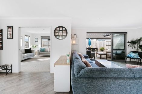 Photo of property in 34 Charlotte Drive, Omokoroa, 3114