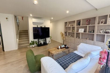 Photo of property in 6/11 Rengarenga Rise, Fairview Heights, Auckland, 0632