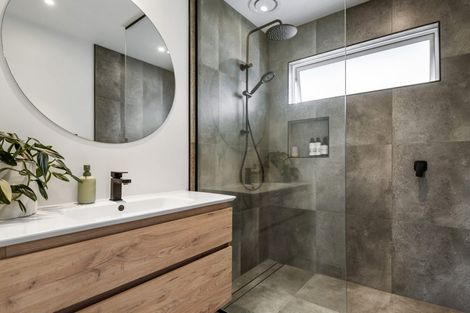 Photo of property in 122a Birkdale Road, Birkdale, Auckland, 0626