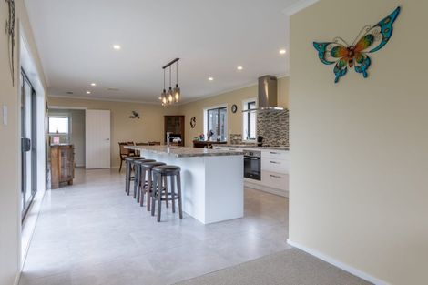 Photo of property in 11 Rathbone Street, Waipawa, 4210