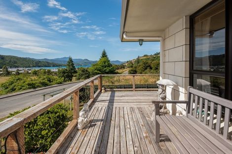 Photo of property in 108 Moana View Road, Waikawa, Picton, 7220