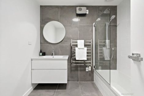 Photo of property in 2/12 Stanley Street, Berhampore, Wellington, 6023