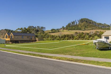 Photo of property in 13 Oliver Leighs Drive, Cooks Beach, 3591