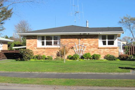 Photo of property in 16 Eton Drive, Hillcrest, Hamilton, 3216