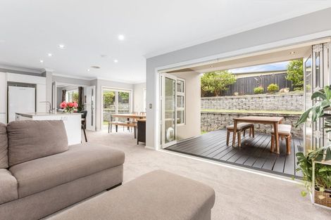 Photo of property in 15 Sumner Terrace, Aotea, Porirua, 5024