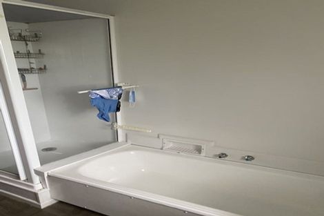 Photo of property in 3/69 Royal View Road, Te Atatu South, Auckland, 0610