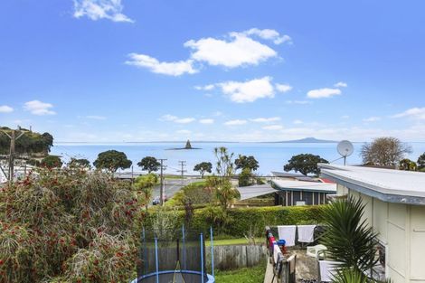 Photo of property in 3 Capitol Road, Matakatia, Whangaparaoa, 0930