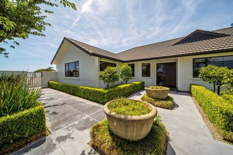 Photo of property in 186 Heta Road, Highlands Park, New Plymouth, 4312