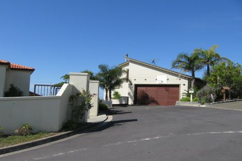 Photo of property in 8 Rosella Place, Murrays Bay, Auckland, 0630