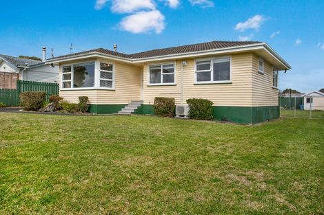 Photo of property in 70 Tatariki Street, Rosehill, Papakura, 2113