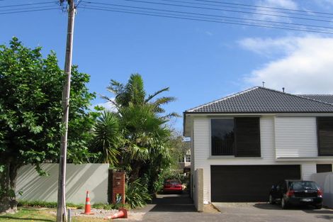 Photo of property in 1/4 Crete Avenue, Milford, Auckland, 0620